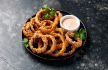 Anelli di cipolla fritti