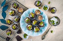 Tartufi al cioccolato con biscotti