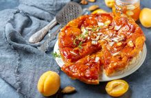 Torta rovesciata di albicocche