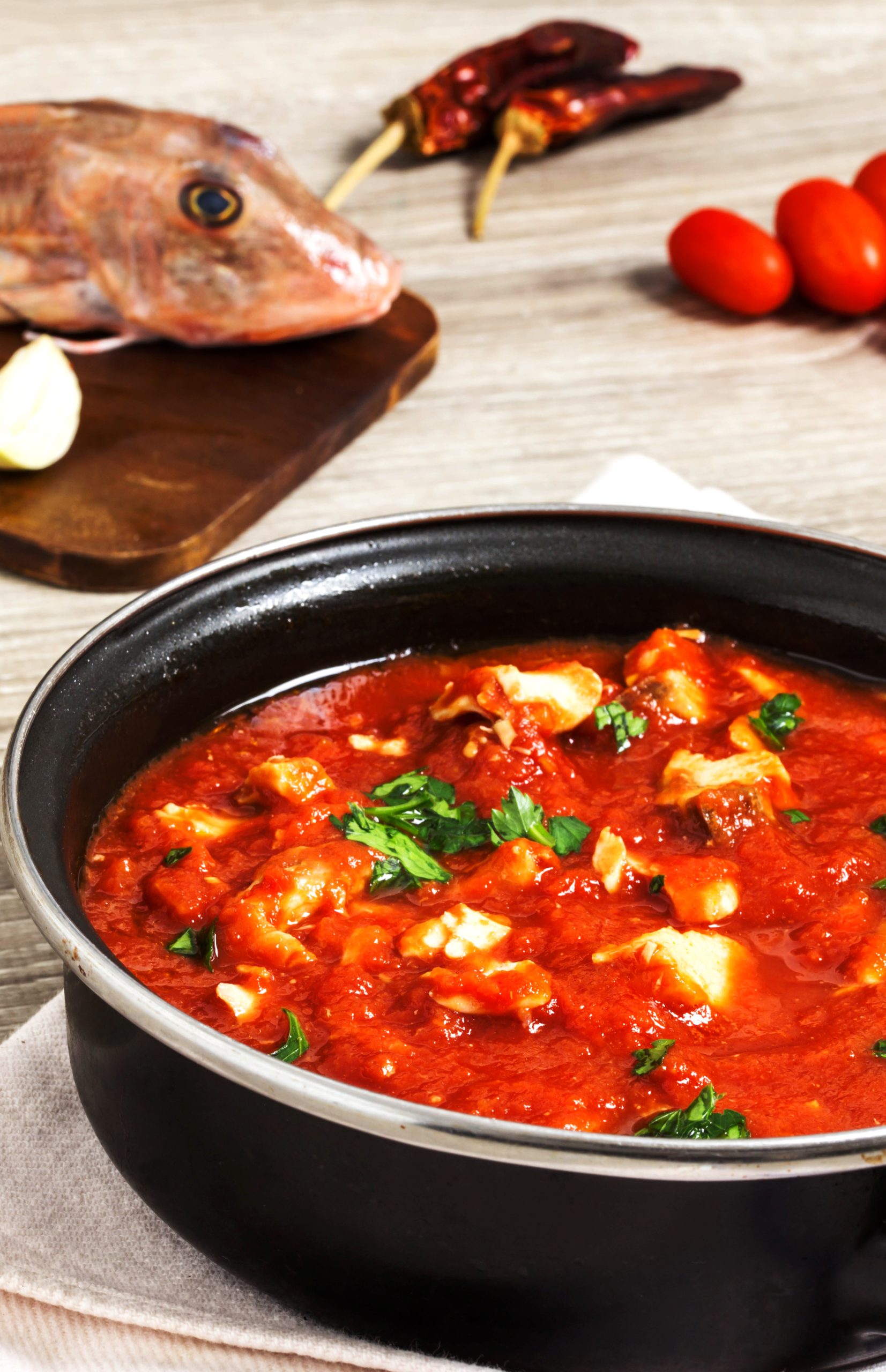 Gallinella in padella con pomodorini