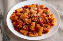 Mezze maniche con funghi porcini