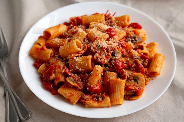 mezze maniche con funghi porcini