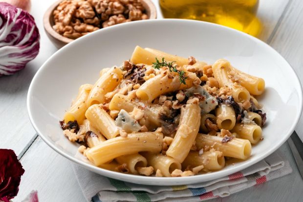 pasta radicchio e gorgonzola