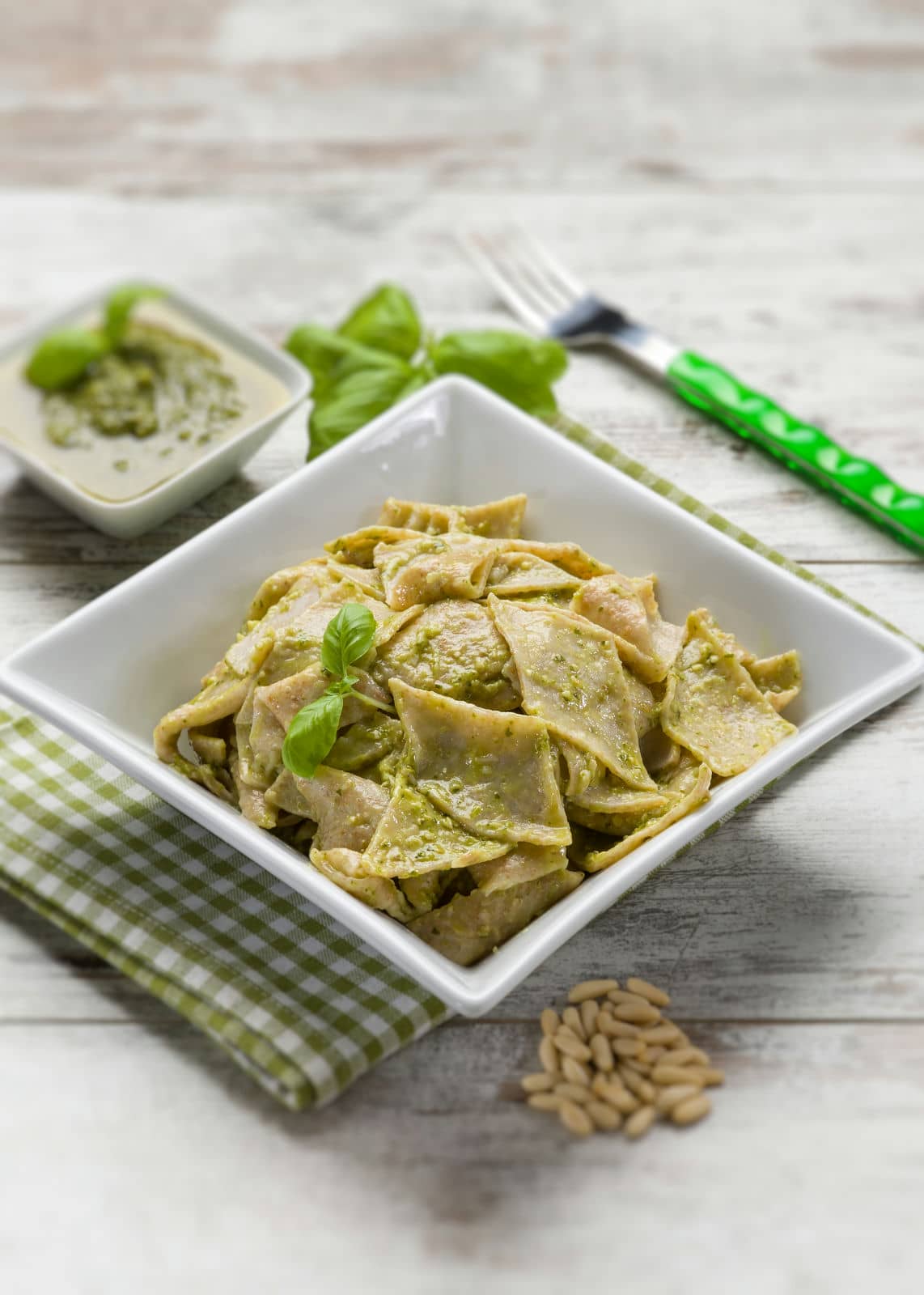 testaroli al pesto