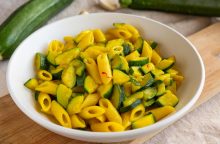 Pasta zucchine e zafferano