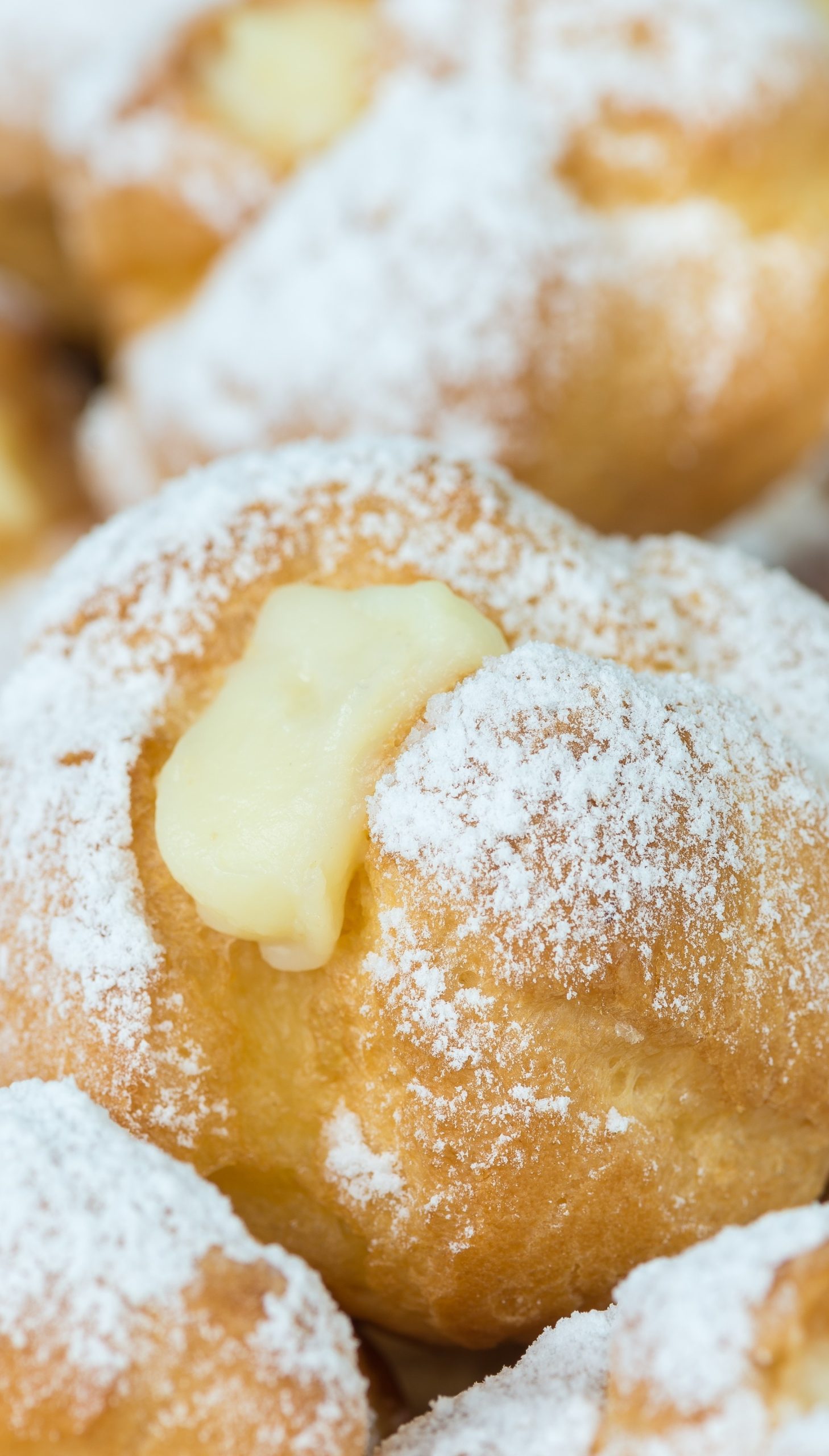 bignè con crema pasticcera