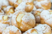 Bignè con crema pasticcera