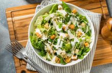 Insalata di pollo e verdure