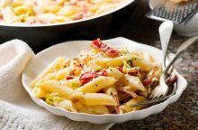 Pasta con porri e speck