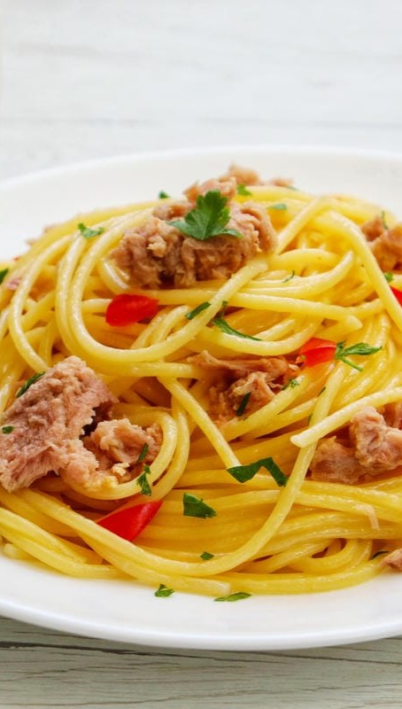 spaghetti al tonno in scatola