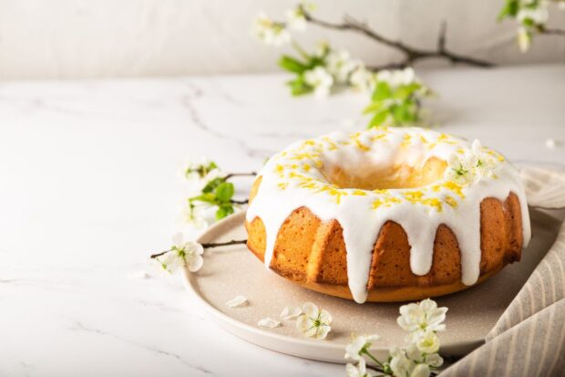 Torta al limone con glassa