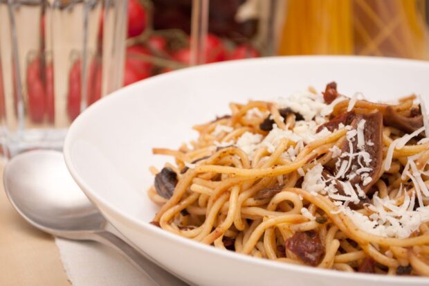 Pasta ai funghi e pomodoro