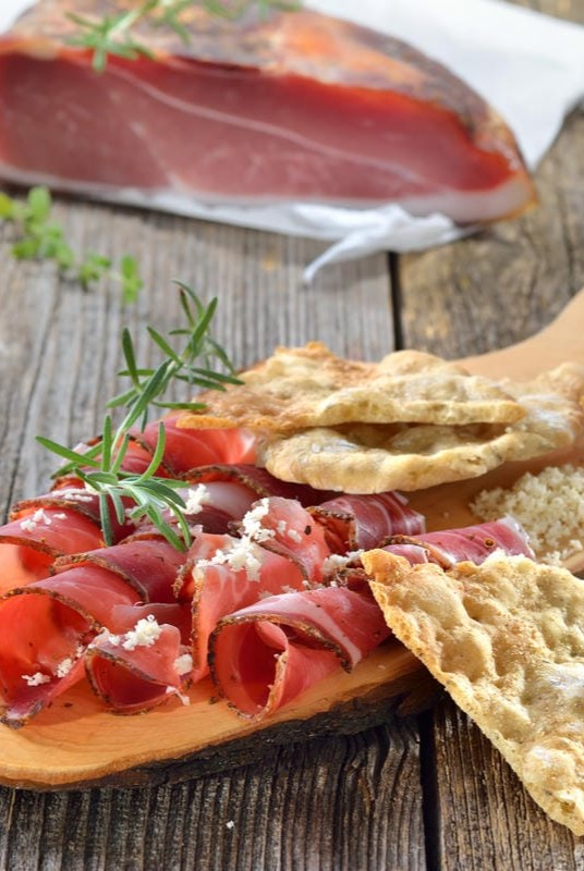 involtini di speck e scamorza
