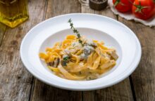 Tagliolini con asparagi e funghi porcini