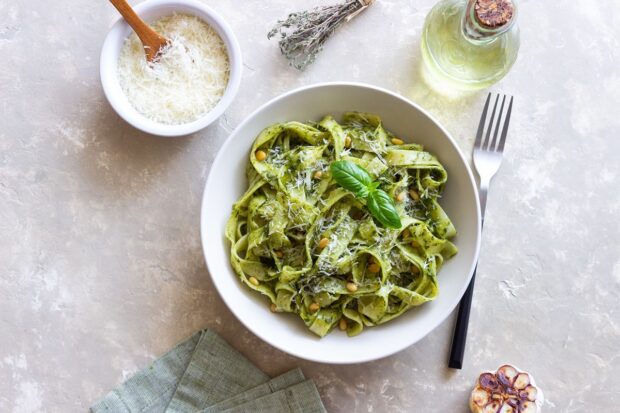 Tagliatelle al pesto di scarola